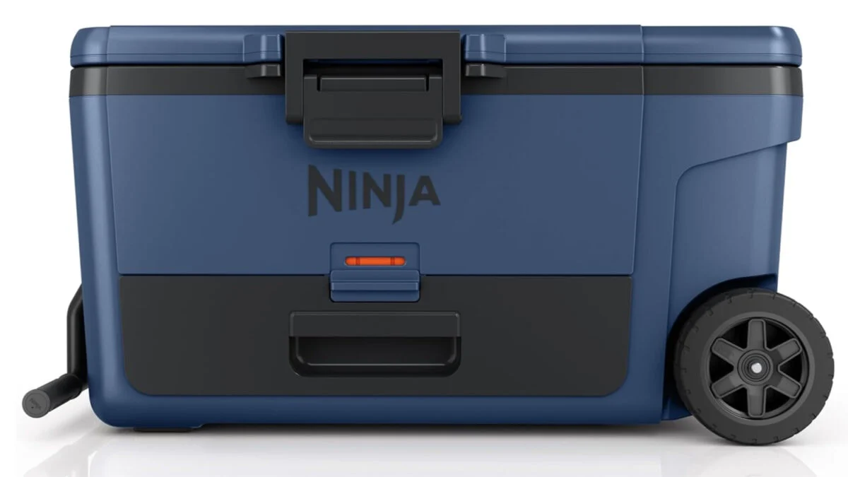 Enfriador Ninja FrostVault 65QT con Ruedas a Precio Récord en Amazon
